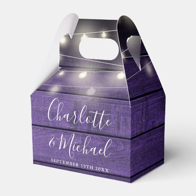 Strängljus Lila Rustik Trä Script Bröllop Presentaskar (Framsidan Sidan)