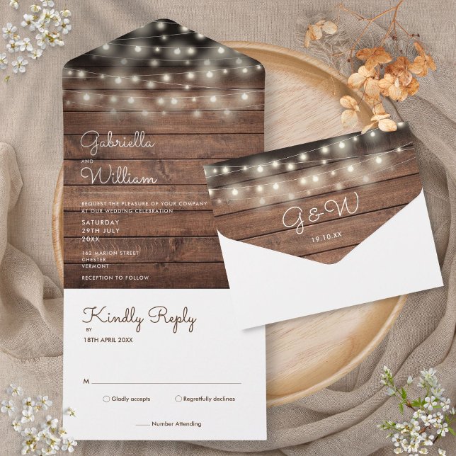Strängljus Rustik Bröllopsmonogram på Trä (String Lights Rustic Barn Wood Monogram Wedding All In One Invitation)