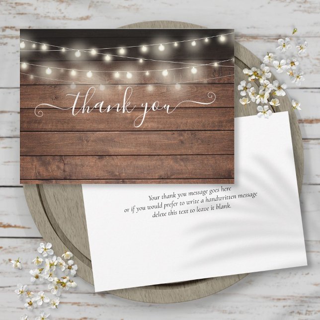 Strängljus Rustik Trä Elegant Skrift Tack Kort (String Lights Rustic Wood Elegant Script Thank You Card)