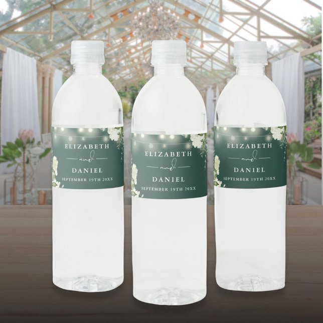 Strängljus Smaragdgrön Grönska Blommig Bröllop Vattenflaskor Etikett (String Lights Emerald Greenery Floral Wedding Water Bottle Label)
