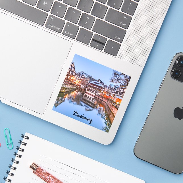 Strasbourg Frankrike Klistermärken (Laptop med iPhone)