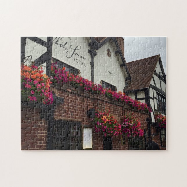 Stratford On Avon England UK Tudor Hotel Flowers Pussel (Horisontell)