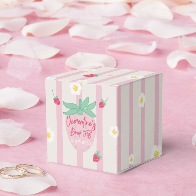 Strawberry Berry First Birthday Party Favor Box Presentaskar (Bröllop)