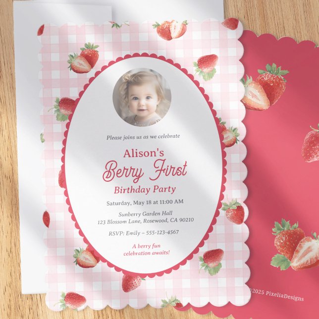 Strawberry-Berry First Girl 1st Birthday Photo Inbjudningar (Strawberry Themed Berry First Birthday invitation with photo.)