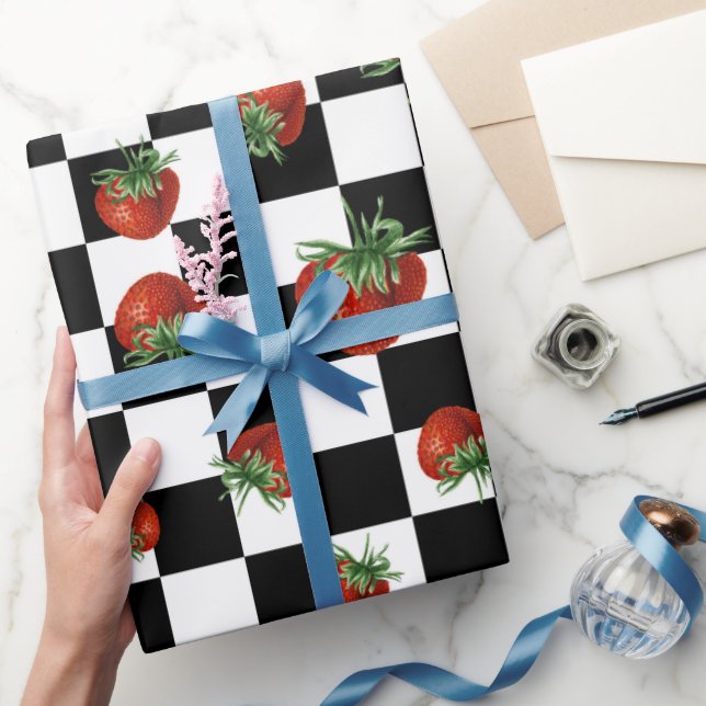 Strawberry Pattern Baby Shower  Presentpapper (Gifting)