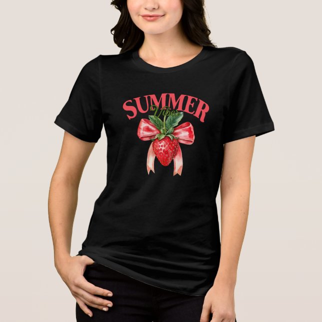 Strawberry Summer Vibes T Shirt (Framsida)