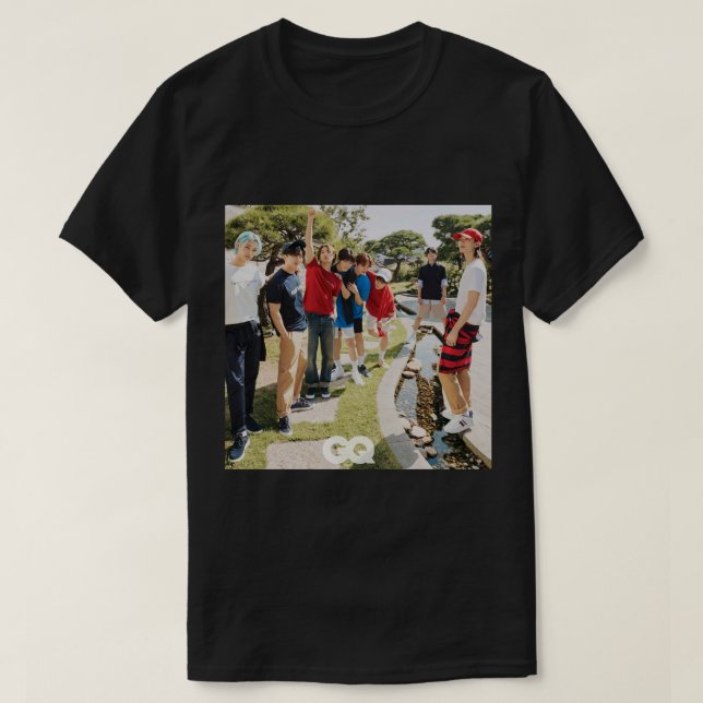 Stray Kids GQ SKZ kpop8 bang chan lee know chan T Shirt (Design framsida)