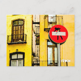 Street art at El Born quater, Barcelona, Spain Vykort