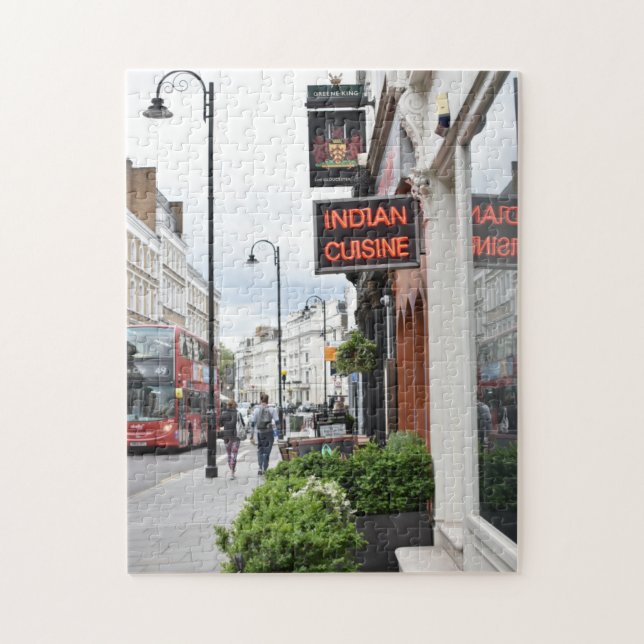 Street Scene Indian Restaurant London England Pussel (Vertikal)