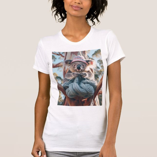 Strickender Koala KI Koala Bild T Shirt (Framsida)