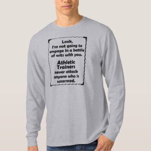 Strid av den idrotts- instruktören för t-shirt