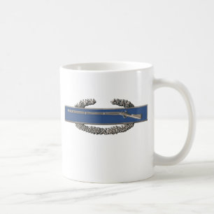 Stridinfanterit förser med märke kaffemugg