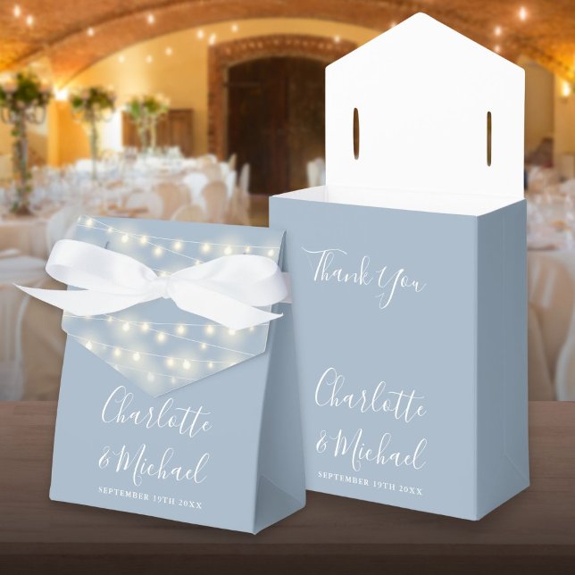 String Lights Signaturskrift Dammig Blå Bröllop Presentaskar (String Lights Signature Script Dusty Blue Wedding Favor Box)