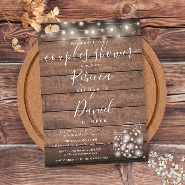 String Ljus Mason Burk Script Par Shower Inbjudningar (String Lights Mason Jars Script Couples Shower Invitation)