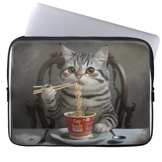 Stripe Cat Enjoying Kopp Noodles Laptop Fodral (Framsidan)