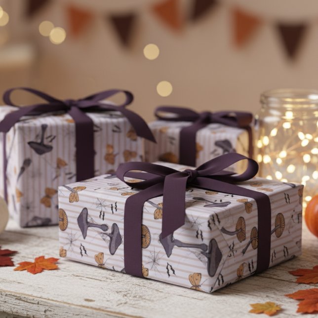 Striped Lavender Halloween Mushroom och Butterfly Presentpapper (Elegant Purple Fall Striped Autumn Birthday, Halloween Wrapping Paper. Mushrooms, Butterflies, Bats)