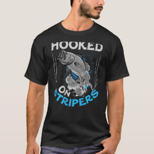 Striper Fishing Bass som fastnat på Stripers Angle T Shirt