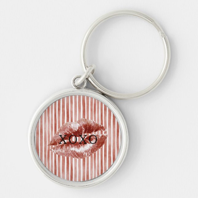 Stripes Red Lips Kiss XOXO  Nyckelring (Framsidan)