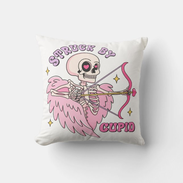 Struck av Cupid Skeleton Kudde (Framsida)