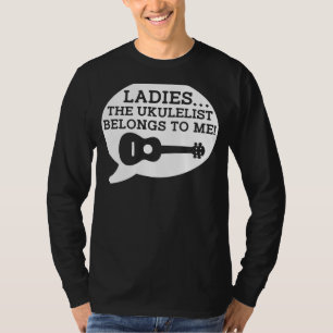 Strumma upp leenden med Dam Tillhör till Me Ukulel T Shirt