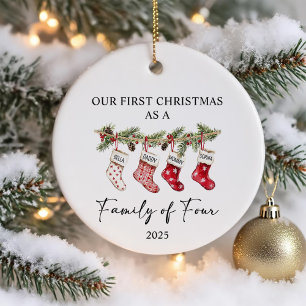 Strumpor Jul som en familj på fyra Julgransprydnad Keramik