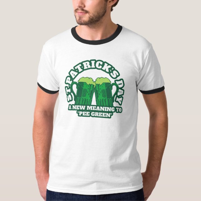 Sts Patrick dag: Ett nytt menande "KISSAR GRÖNT ", Tee Shirt (Framsida)