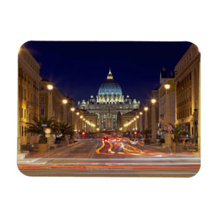 Sts Peter Basilica in mot avslutar av vägen på Magnet