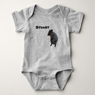 Stuart Namn Med Aussie Quokka, Babykroppshylla T Shirt