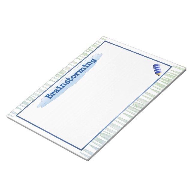 Student Brainstorming och Formel Anteckningsblock (Vinklad)