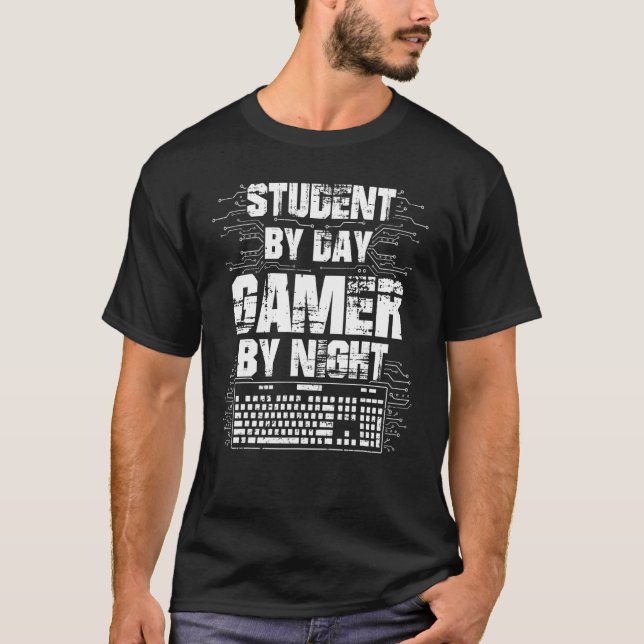 Student efter dagspelsspelare efter nattnummer för t shirt (Framsida)