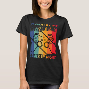 Student efter dagspelsspelare efter nattnummer för t shirt