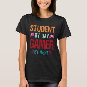 Student efter dagspelsspelare efter nattnummer för t shirt
