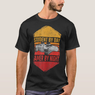 Student efter dagspelsspelare efter nattnummer för t shirt