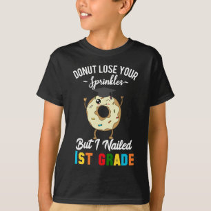 Student för klass för rolig första klassstudent t shirt