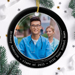 Student Modern Elegant Anpassningsbar Photo Studen Julgransprydnad Keramik<br><div class="desc">Inledning av vår elegant och moderna studenten-prydnad - perfekten till minne av er speciella dag! Den här enkla men fantastiska tangentbordet har plats för ett foto av personligen, tillsammans med ditt namn och skolår för en verklig personlig. Oavsett om du firar en högskola, högskola eller universiteten studenten, är det här...</div>