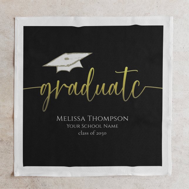 Student Modern Simple Guld Studentmössa Pappersservett (Black and gold graduation cocktail napkin with cap icon and custom Class of year.)
