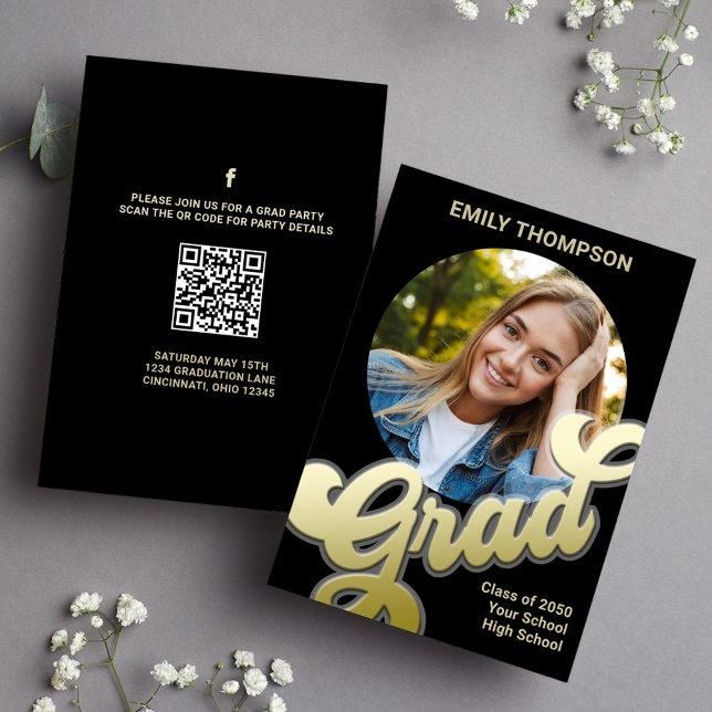 Student Modern Snyggt Fotografimall Retro Guld Inbjudningar (Graduation photo invitation announcement with scannable QR Code. )