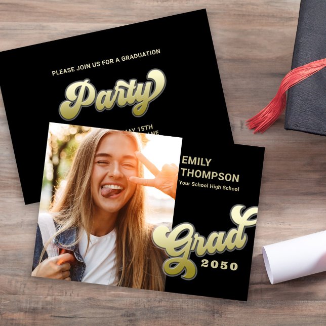 Student Modern Snyggt Retro Grad Guld Inbjudningar (Graduation Gold "grad" Retro typography script modern black and gold.)