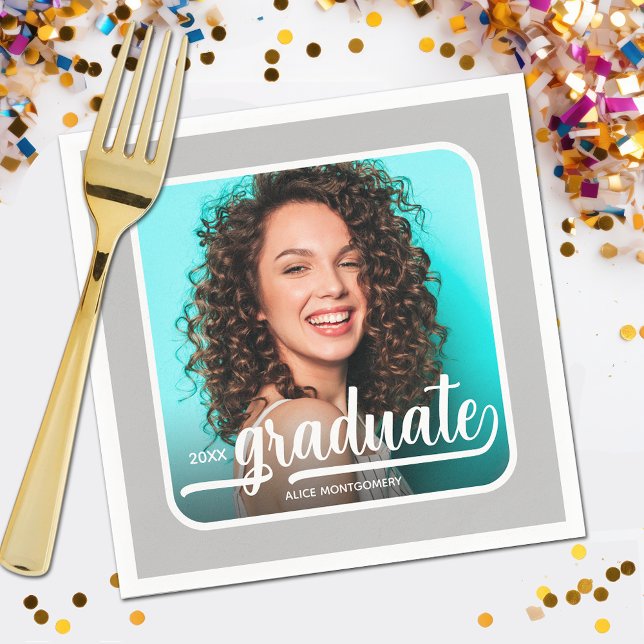 Student Photo Bold Script Silver Grått Pappersservett (Your photo, name, year and "Graduate" in a cool script on silver gray background party napkins)