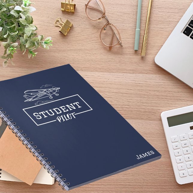 Student Pilot Cessna Flygplan Moln Anpassat Namn  Anteckningsbok (Skapare uppladdad)
