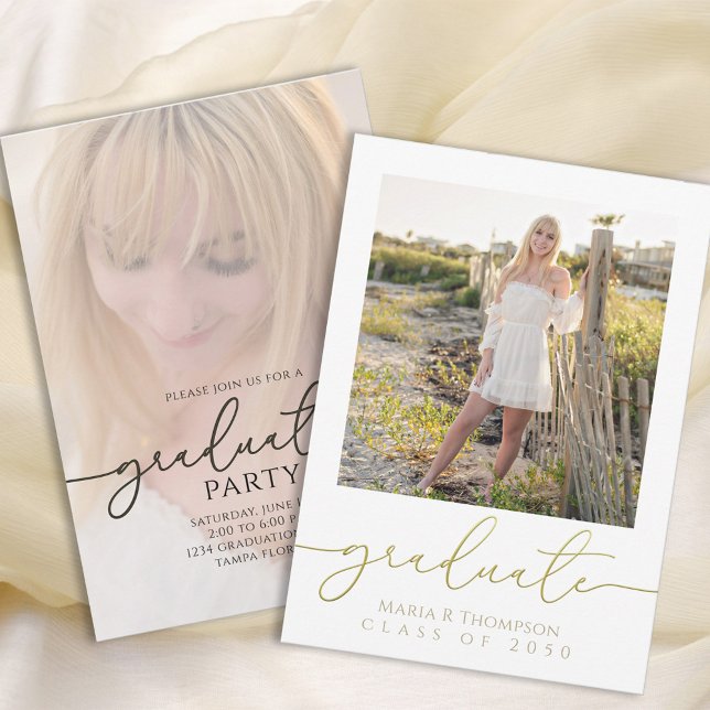 Student Simple Modern Snyggt Typography Guld Inbjudningar (Graduation photo invitation announcement with gradient gold calligraphy. )