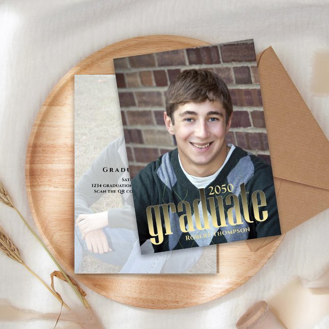 Student Simple Photo Black and Guld Typography Inbjudningar (Graduation invitation announcement card with a full bleed photo and gold typography. )