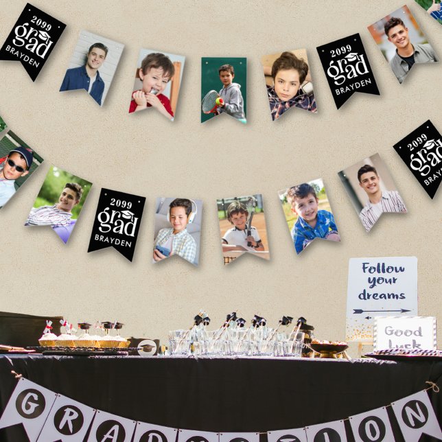 Studenten 12 Foton av fetstil, grad år Namn Vimplar (Skapare uppladdad)