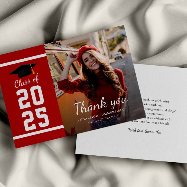 Studenten 2025 Grad Photo Tack Kort (Graduation 2025 Script Photo Red Thank You)
