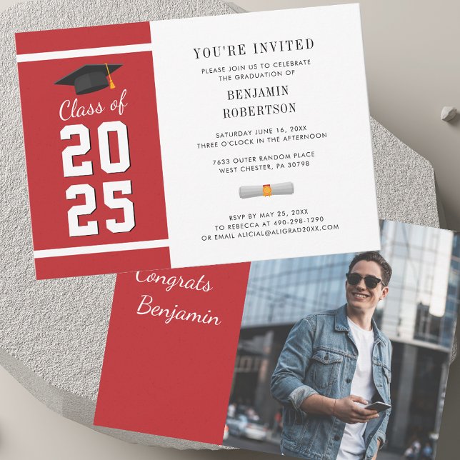 Studenten 2025 Red and White Grad Photo Party Inbjudningar (Graduation 2025 Red and White Grad Photo Party Invitation)