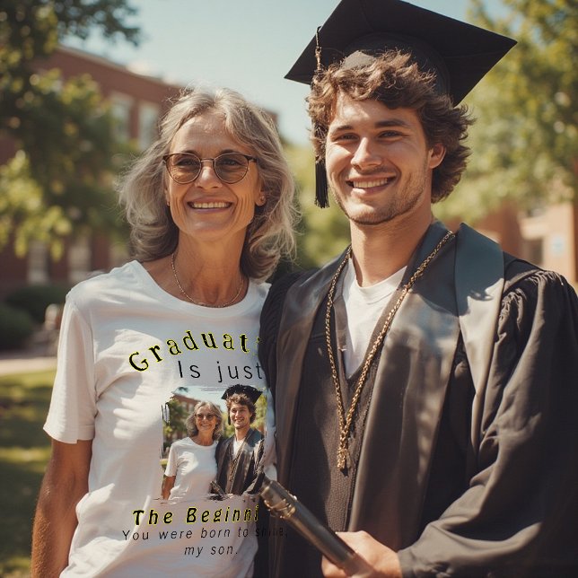 Studenten är bara början | Proud Mamma Quote T Shirt (Skapare uppladdad)