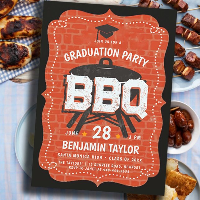 Studenten BBQ Party Rustic Wall Backyard utomhus Inbjudningar (male high school graduation party ideas bbq party invitations college grad rustic backyard outdoor)