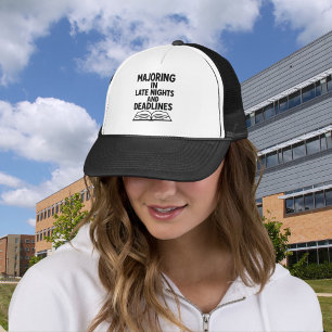 Studenten citerar lustigt keps
