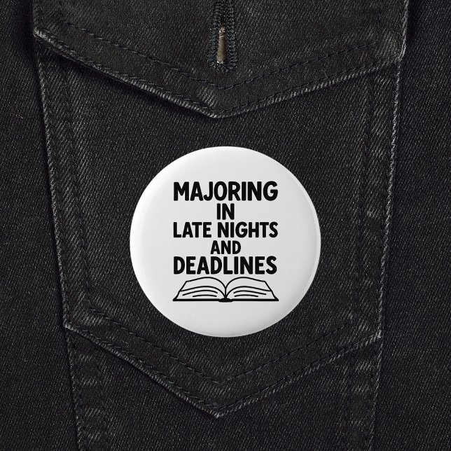 Studenten citerar lustigt knapp (Skapare uppladdad)