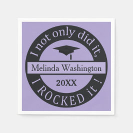 Studenten, eget namn och pappra blöjor pappersservett